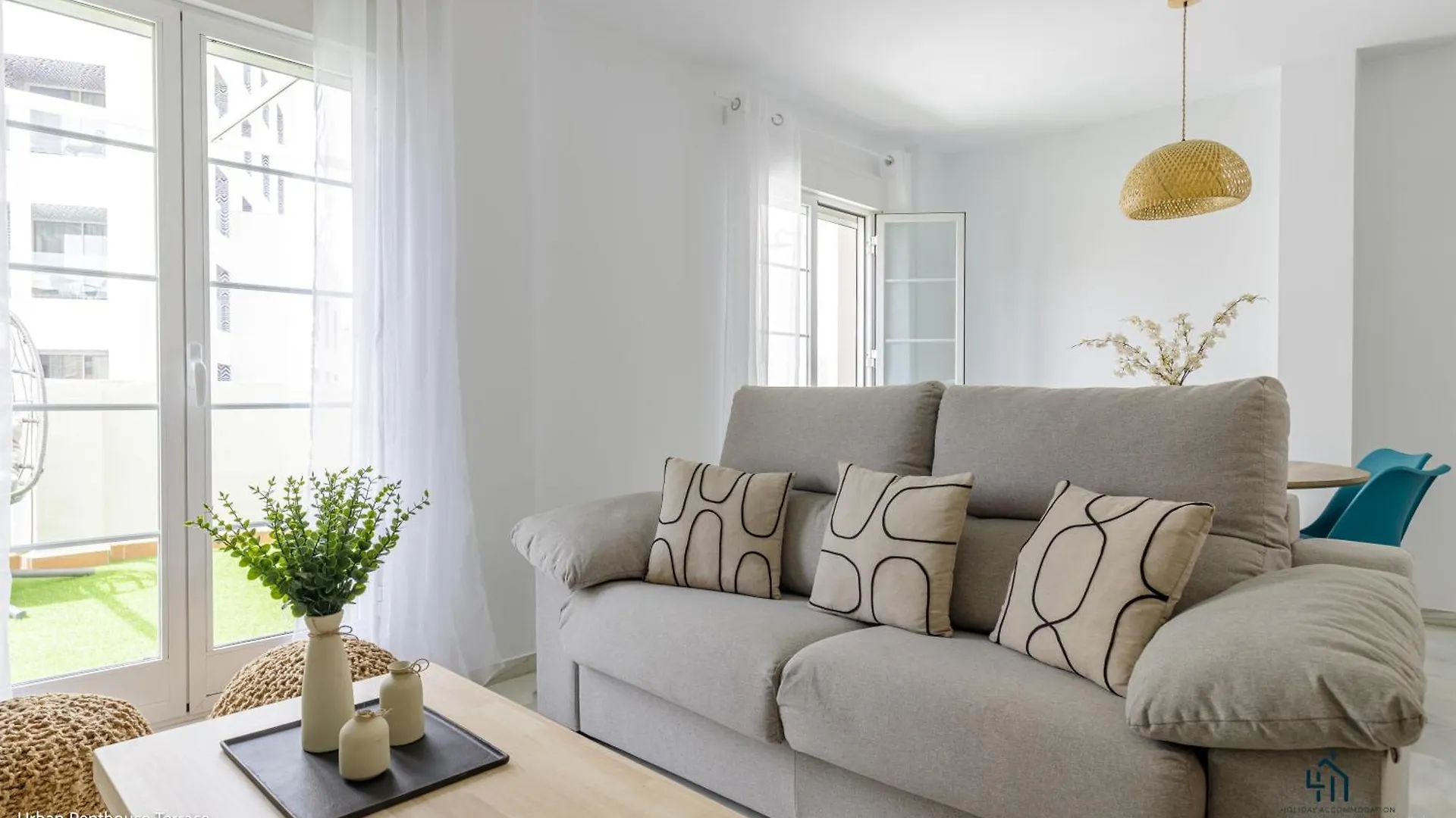 Living4Malaga Urban Apartments مالقة